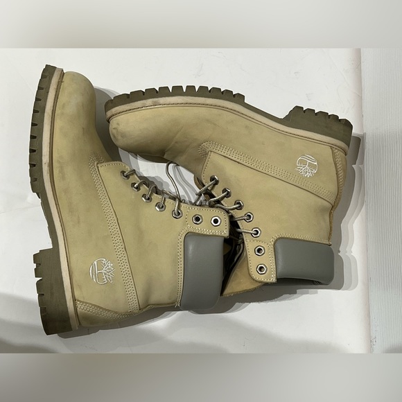 Timberland Boots - Picture 3 of 13